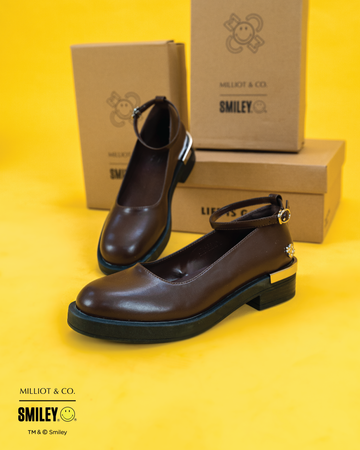 A Smiling Heart Ankle-Strap Flats & Ballerina (Brown)