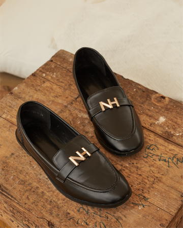 Nurita Harith Hanan Rounded Toe Loafers, Moccasins & Boat Shoes (Black)