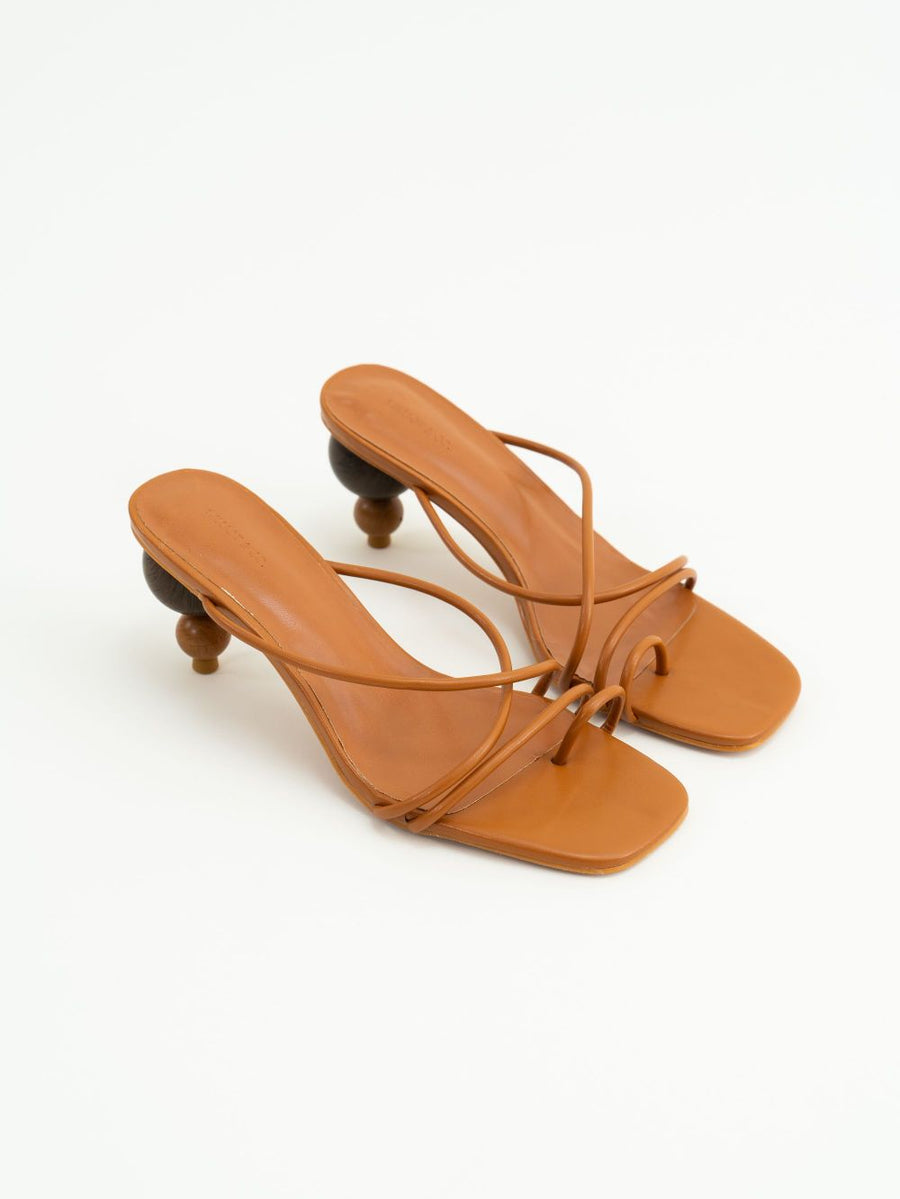 Dee Toe Ring Heels (Brown)
