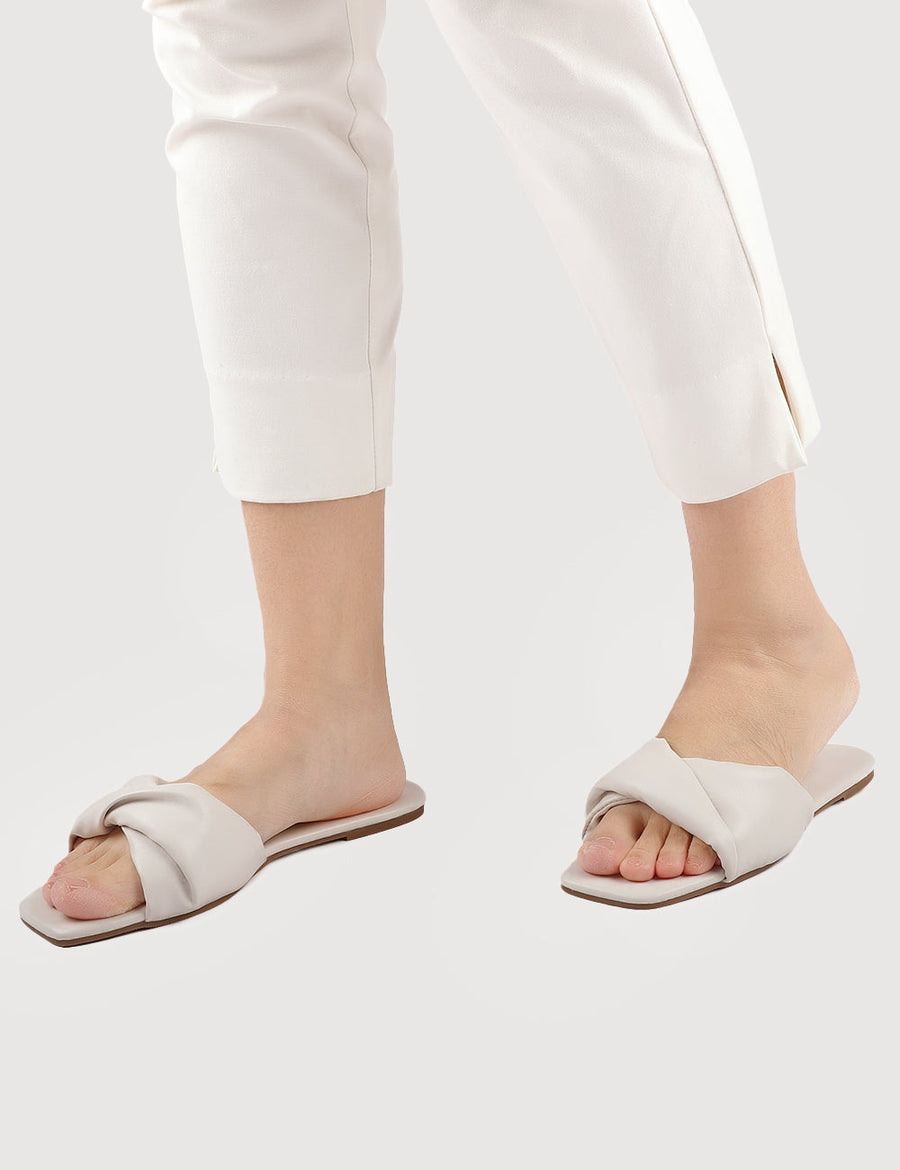 Nella Open Toe Sandals & Flip Flops (White)