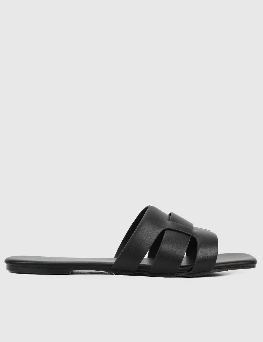 Lisbeth Open Toe Sandals & Flip Flops (Black)