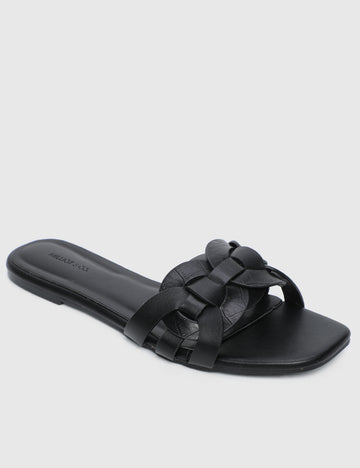 Antoinette Rounded Toe Sandals & Flip Flops (Black)