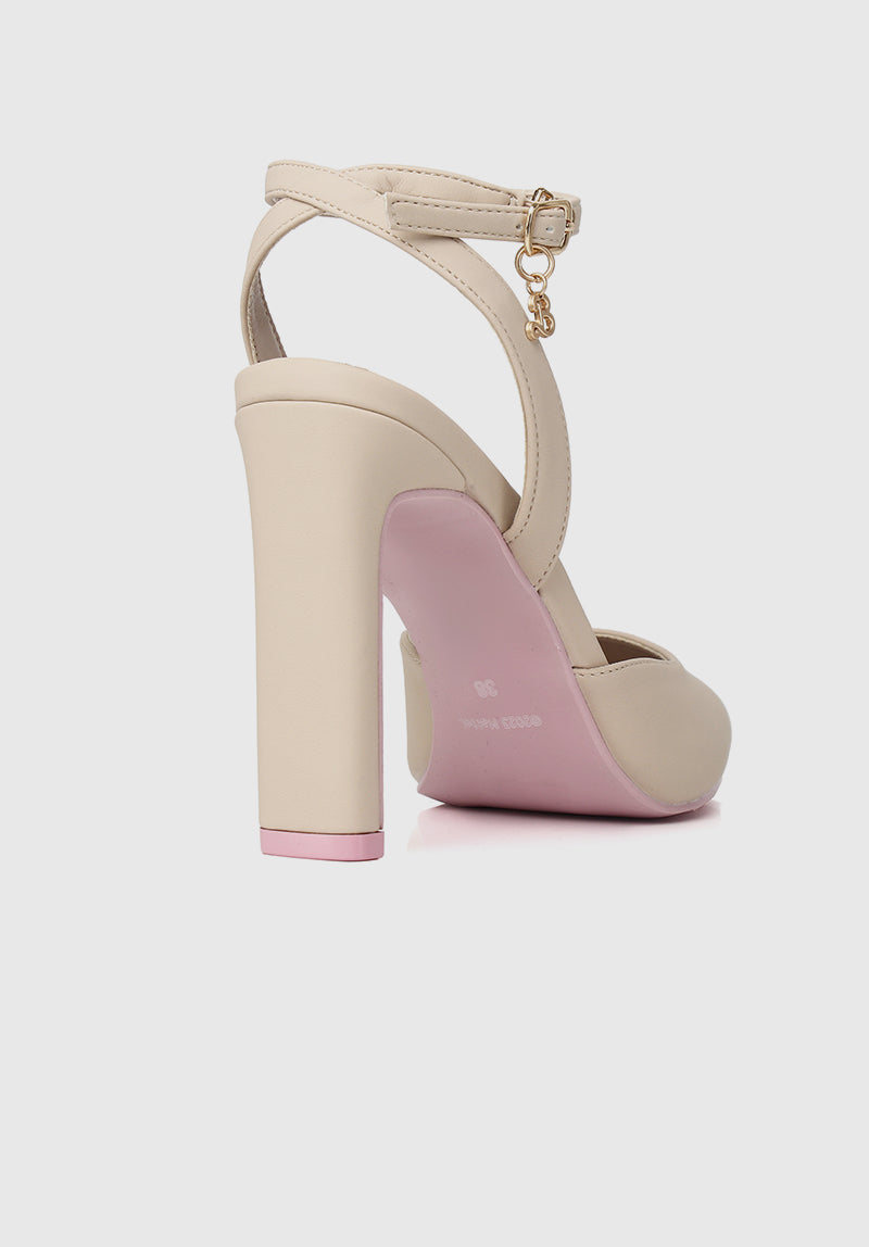 Barbie Your Dreamgirl Pointed Toe Heels in Nude
