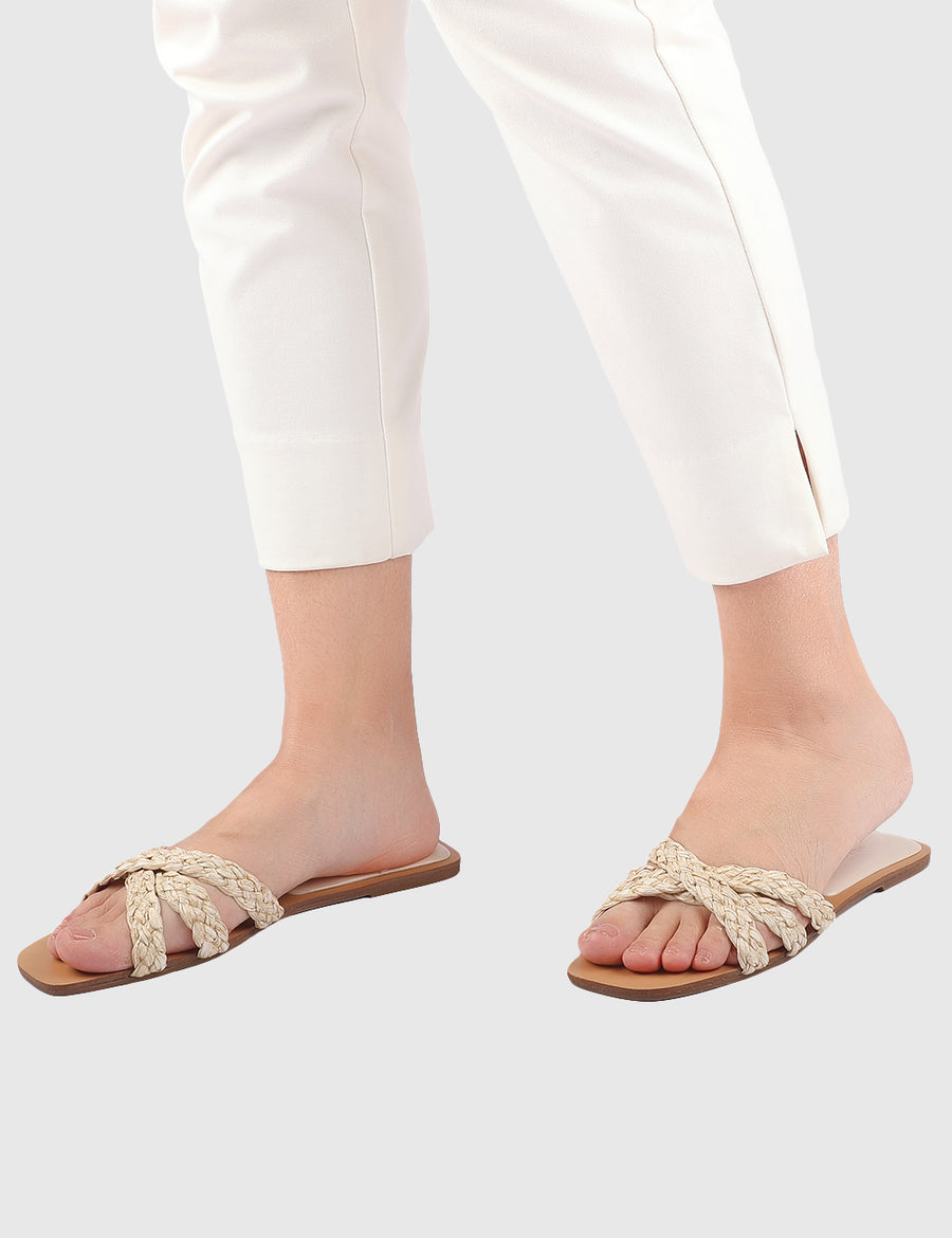 Kasandra Open Toe Sandals & Flip Flops (Nude)