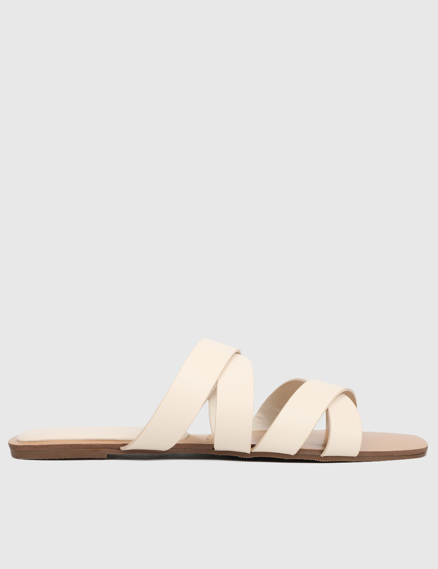 Corliss Open Toe Sandals & Flip Flops (White)