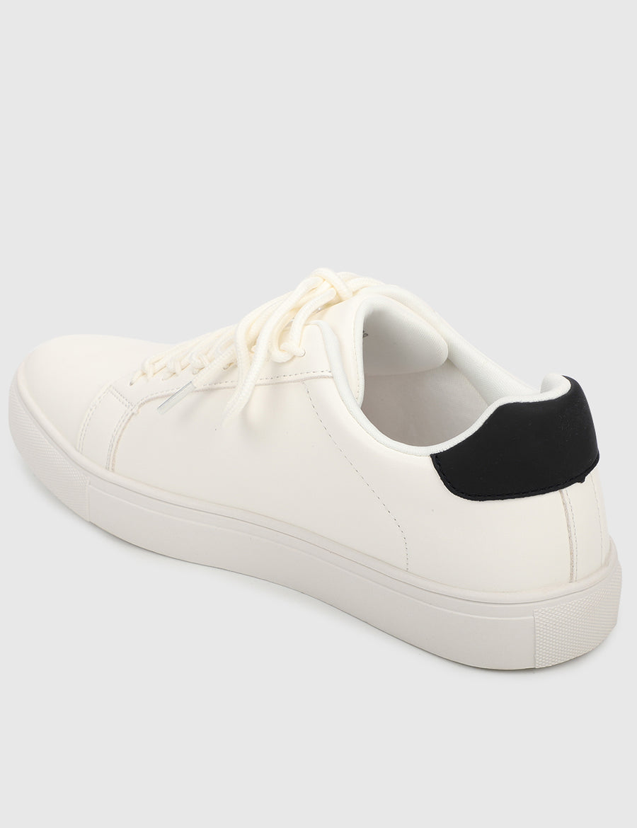 Hobnoob Rounded Toe Sneakers Women (Black)