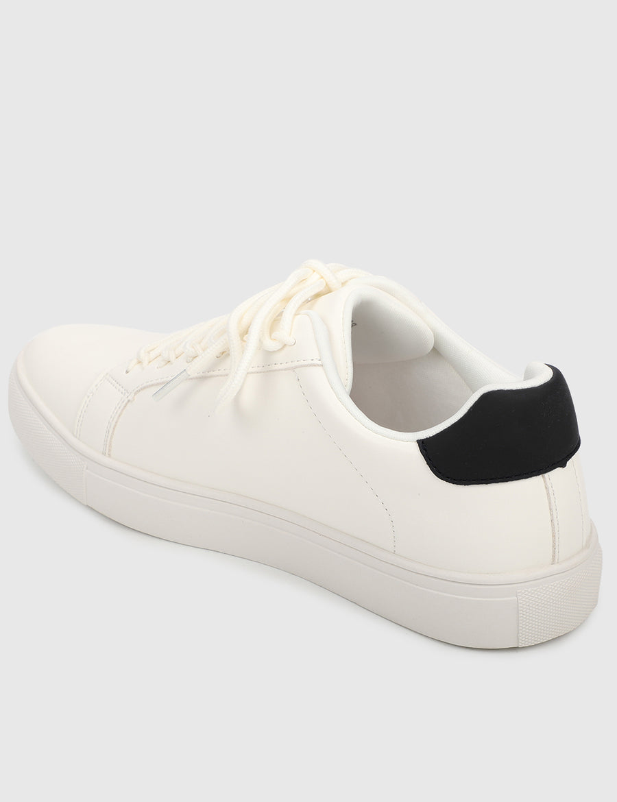 Hobnoob Rounded Toe Sneakers Men (Black)