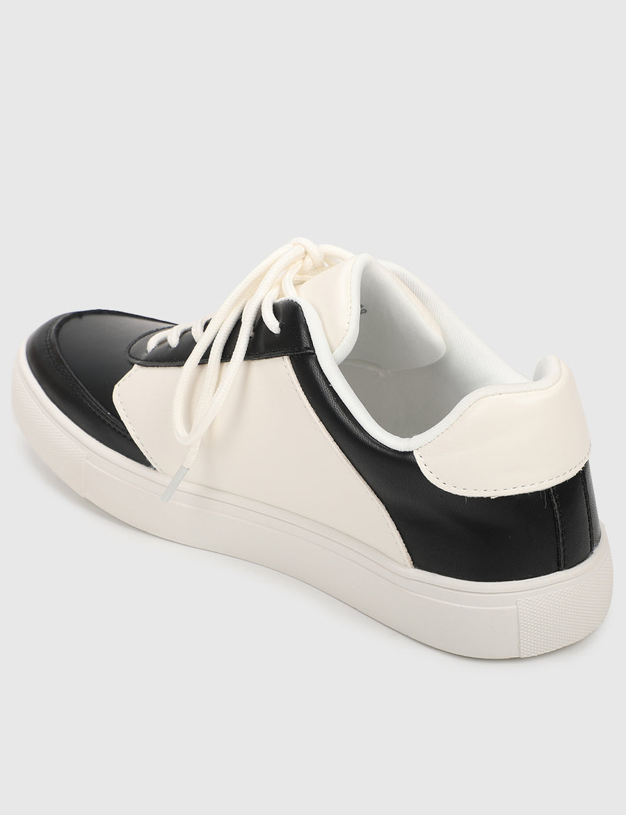 Bee-Free Rounded Toe Sneakers Women (Black)