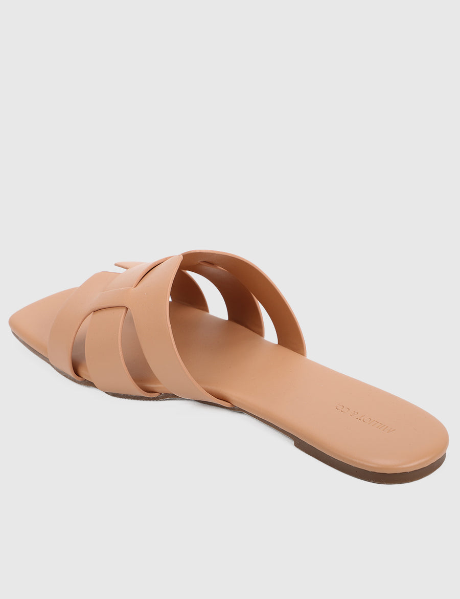 Lisbeth Open Toe Sandals & Flip Flops (Burlywood)