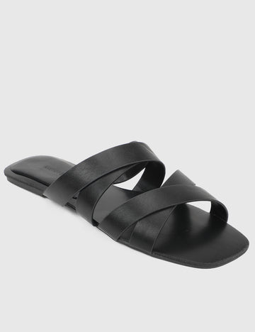 Corliss Open Toe Sandals & Flip Flops (Black)